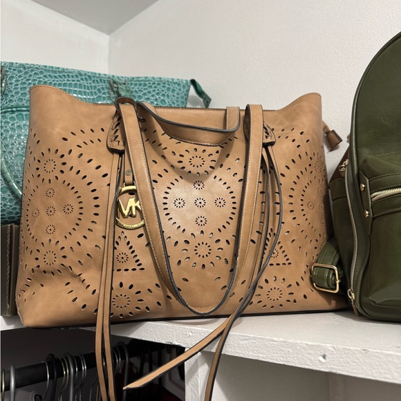 Michael Kors Tan Tote Bag - Picture 2 of 4
